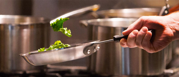 セラミックフライパンCeraStone™(セラストーン)の使い方とお手入れ